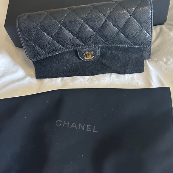 Sold on e b a y Chanel long wallet - Picture 4 of 9